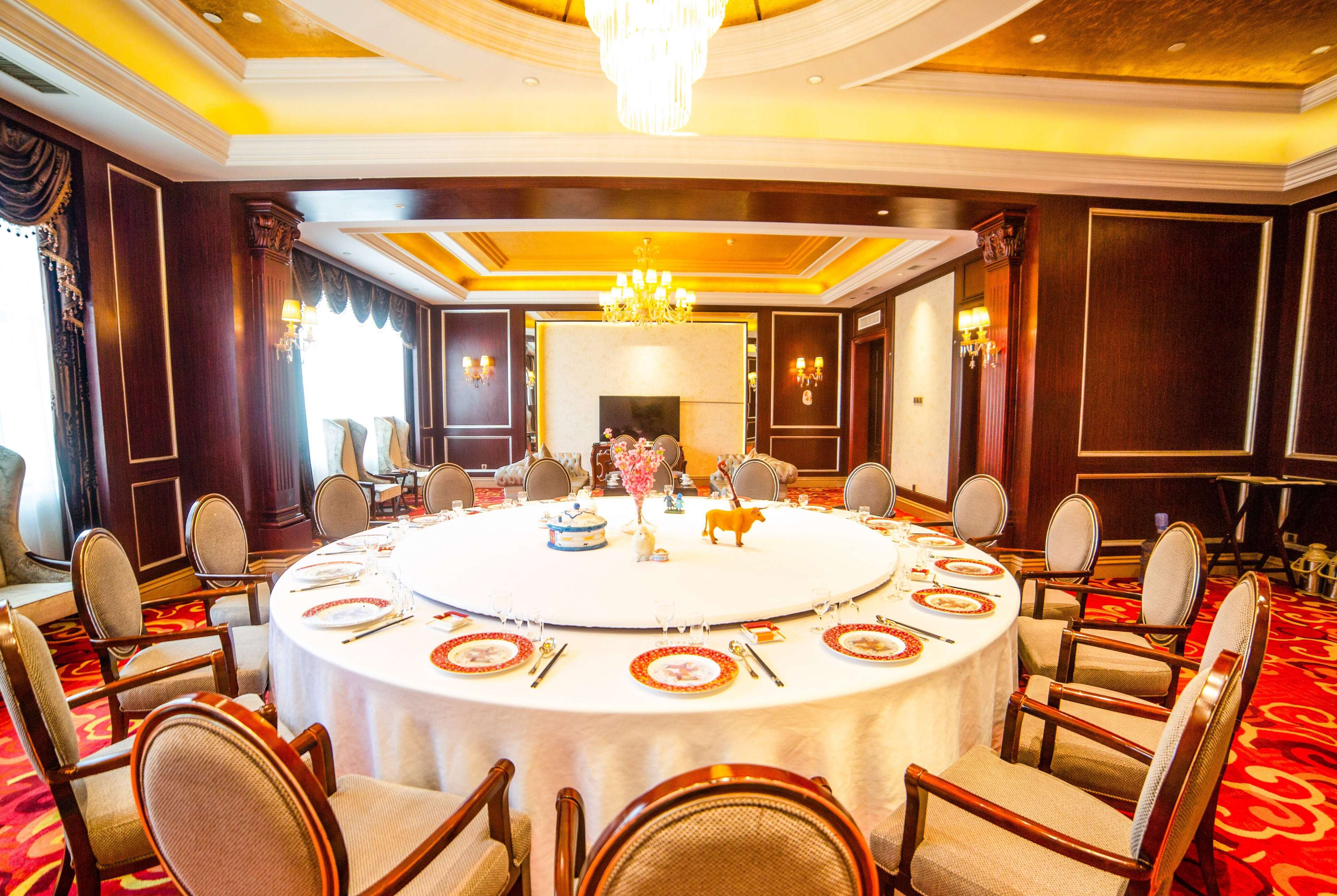 Howard Johnson by Wyndham Domando Plaza Wulanchabu