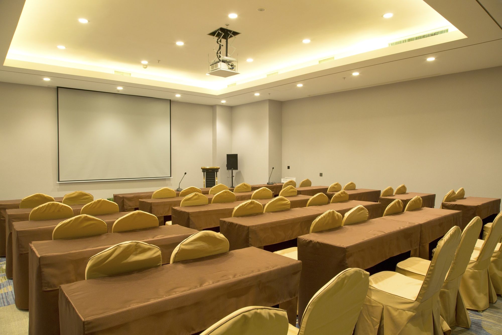 Holiday Inn Express Anshan Downtown