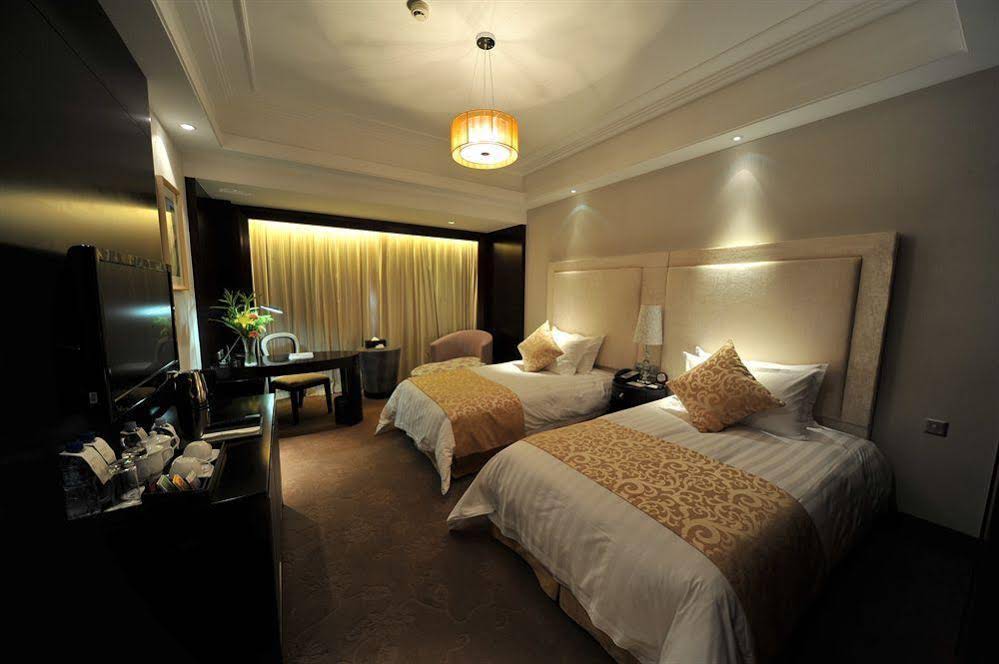 S&N Dalian Hotel