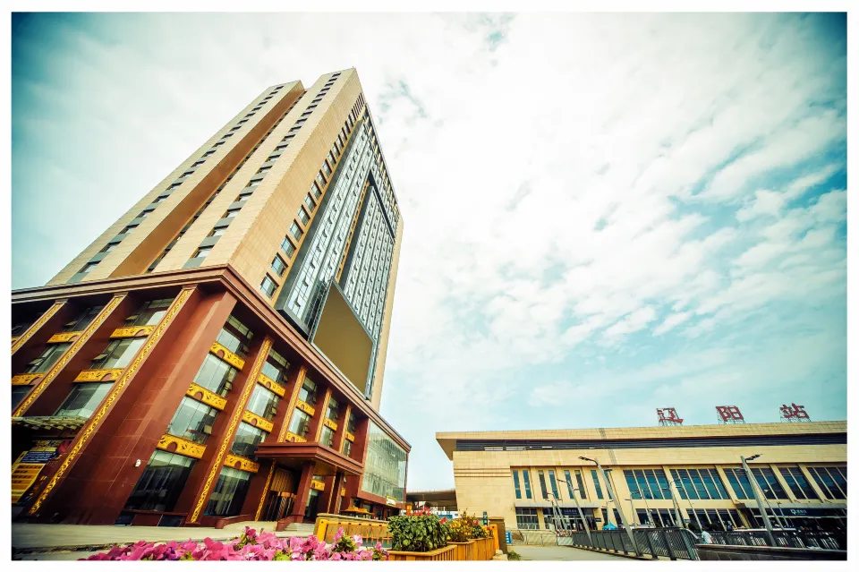 Golden Palace Trade & Business Hotel