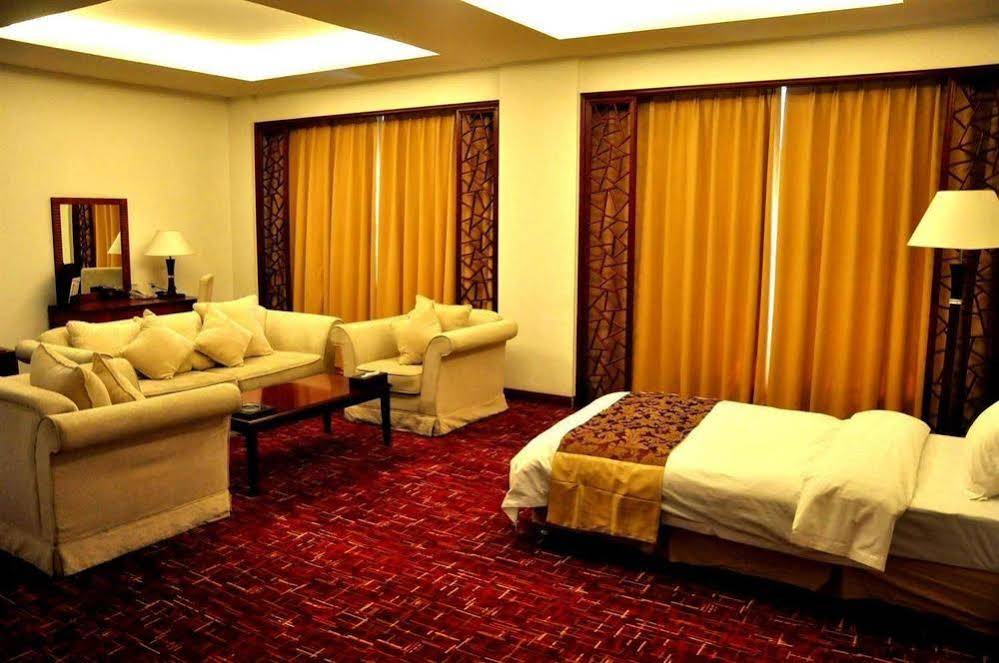 Liaoning Ningshan Hotel Shenyang North Railway Station