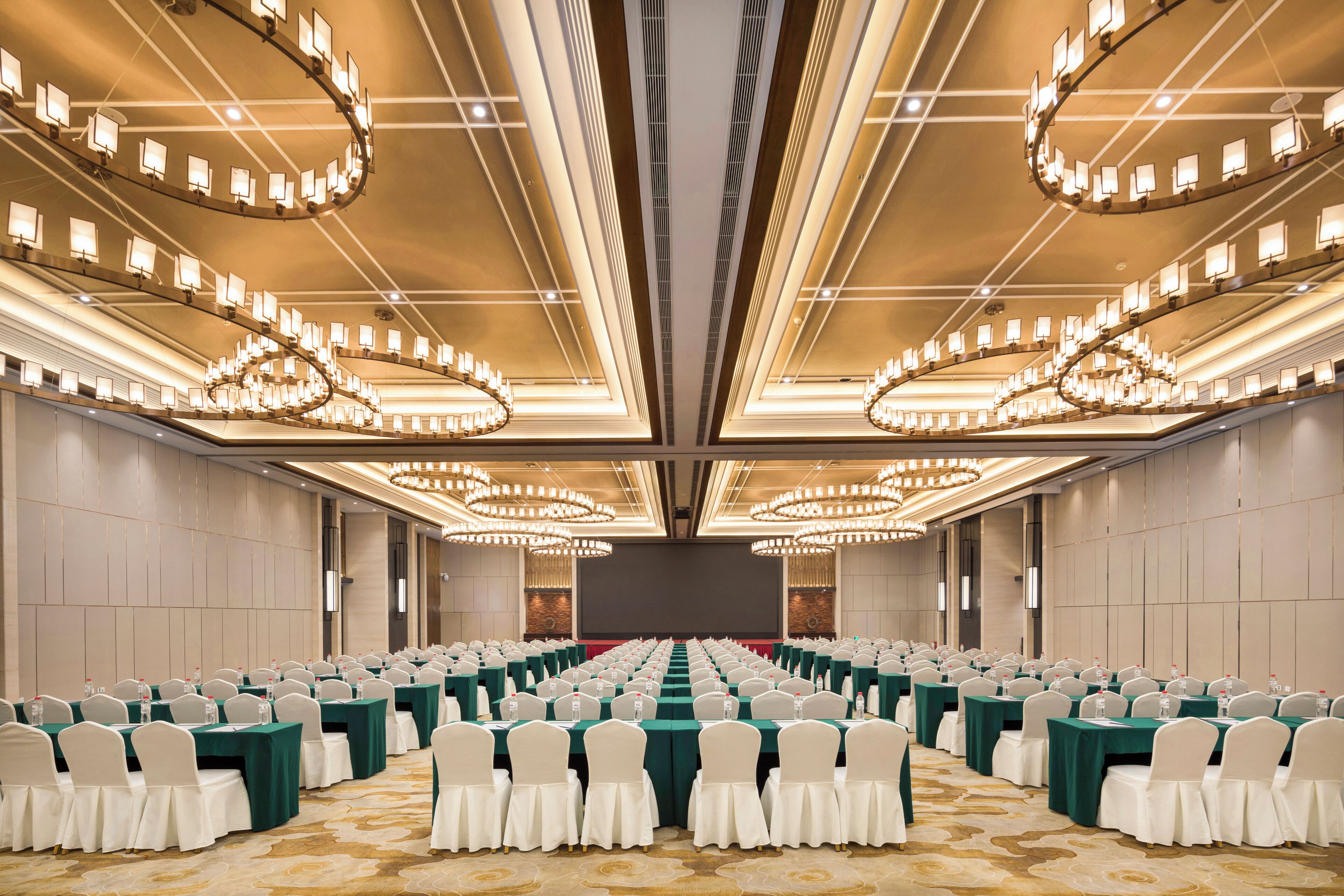 Shenyang Huaqiang Novlion Hotel
