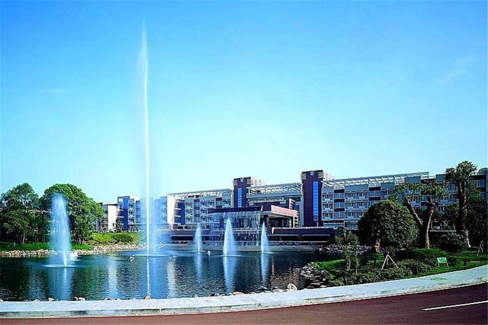 Preess Resort and Hotel