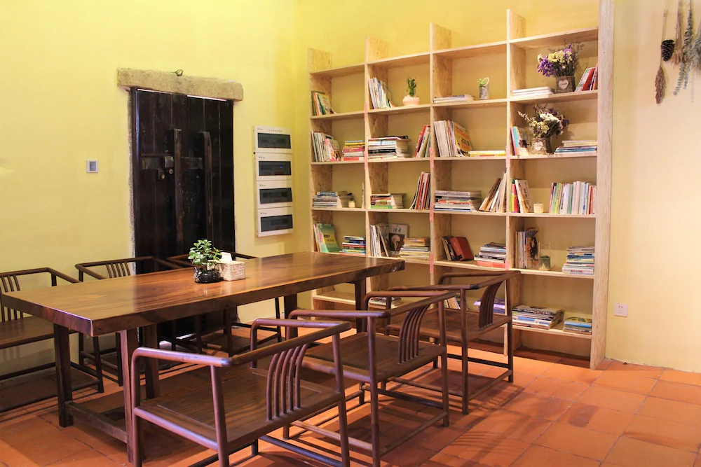 Chaozhou Shifeng Yingbin Inn
