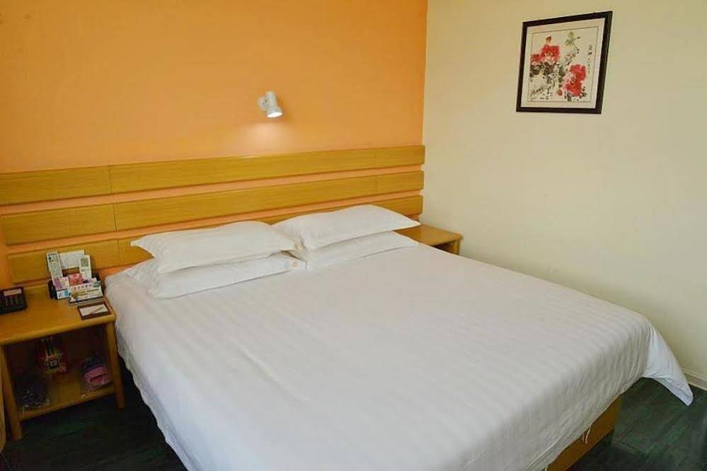Chenzhou Sanyuan Hotel Tianlong Bus Station Branch