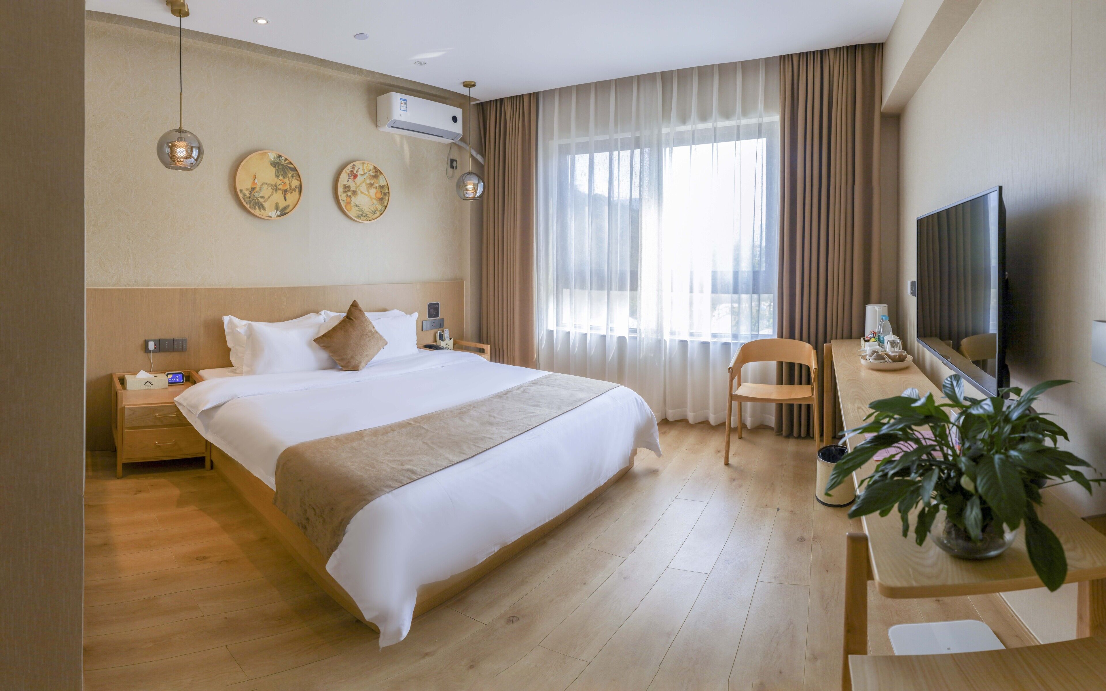 Paradise Hotspring Hotel