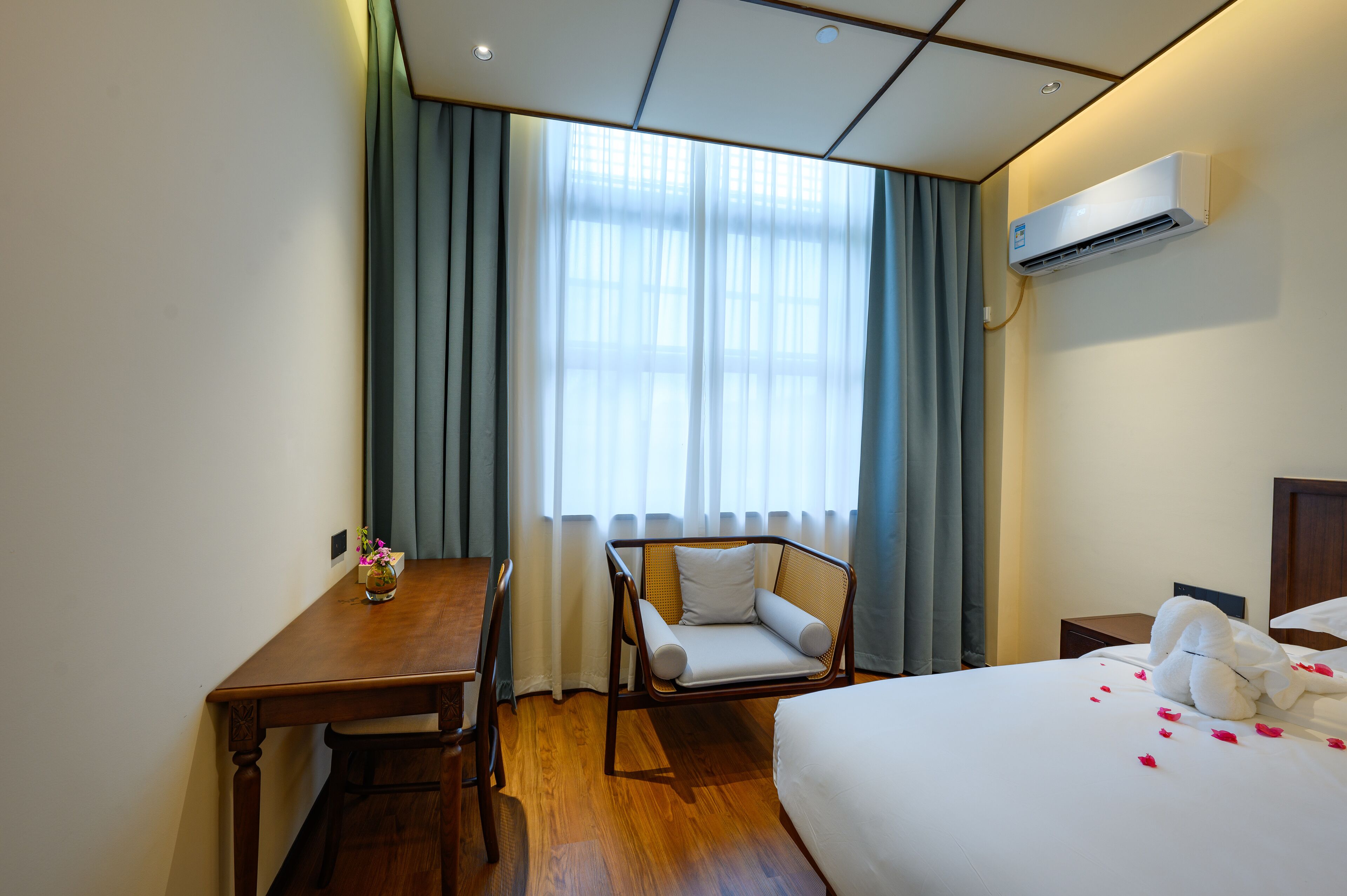 Chikan Li Yuan Hotel