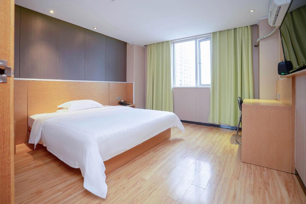 7 Days Inn Yunfu Luoding Central Branch