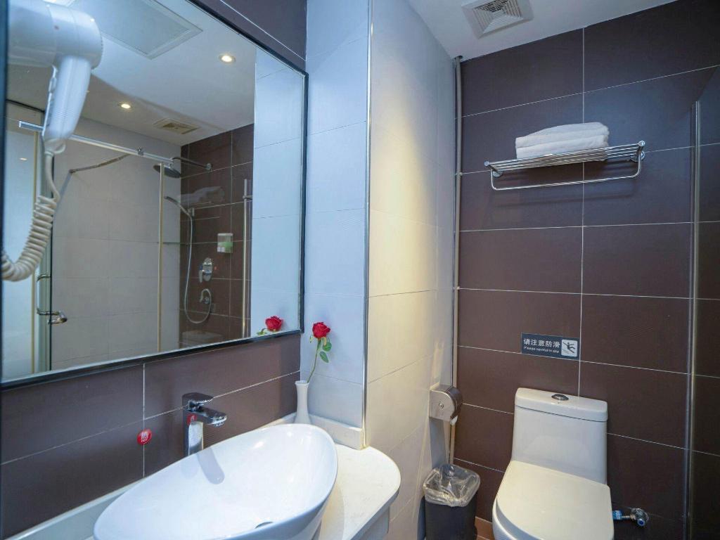 7 Days Inn Yunfu Luoding Central Branch