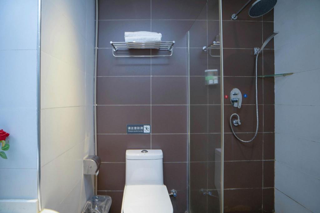 7 Days Inn Yunfu Luoding Central Branch