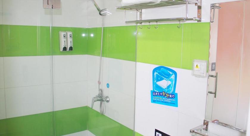 7 Days Inn Yunfu Luoding Central Branch