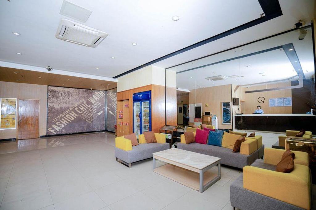 7 Days Inn Yunfu Luoding Central Branch