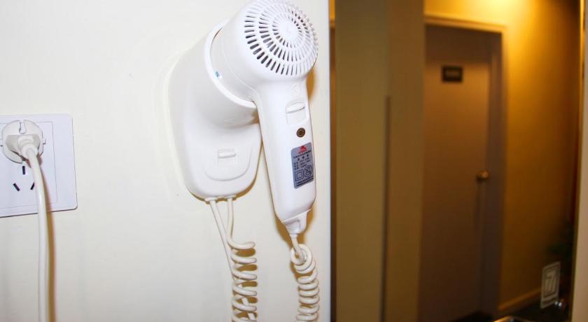 7 Days Inn Yunfu Luoding Central Branch