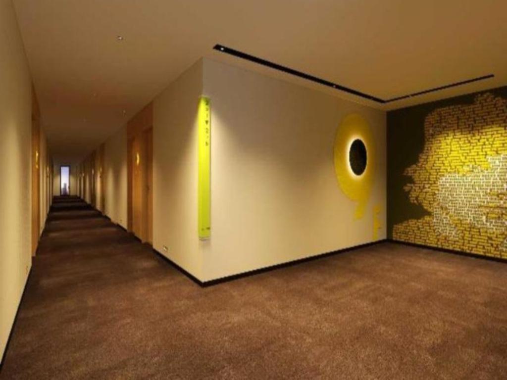 7 Days Inn Yunfu Luoding Central Branch