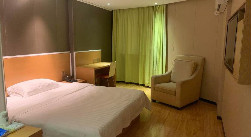 7 Days Inn Yunfu Luoding Central Branch