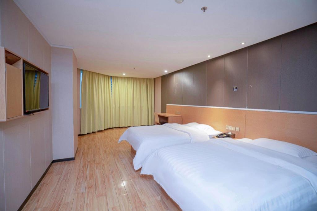 7 Days Inn Yunfu Luoding Central Branch