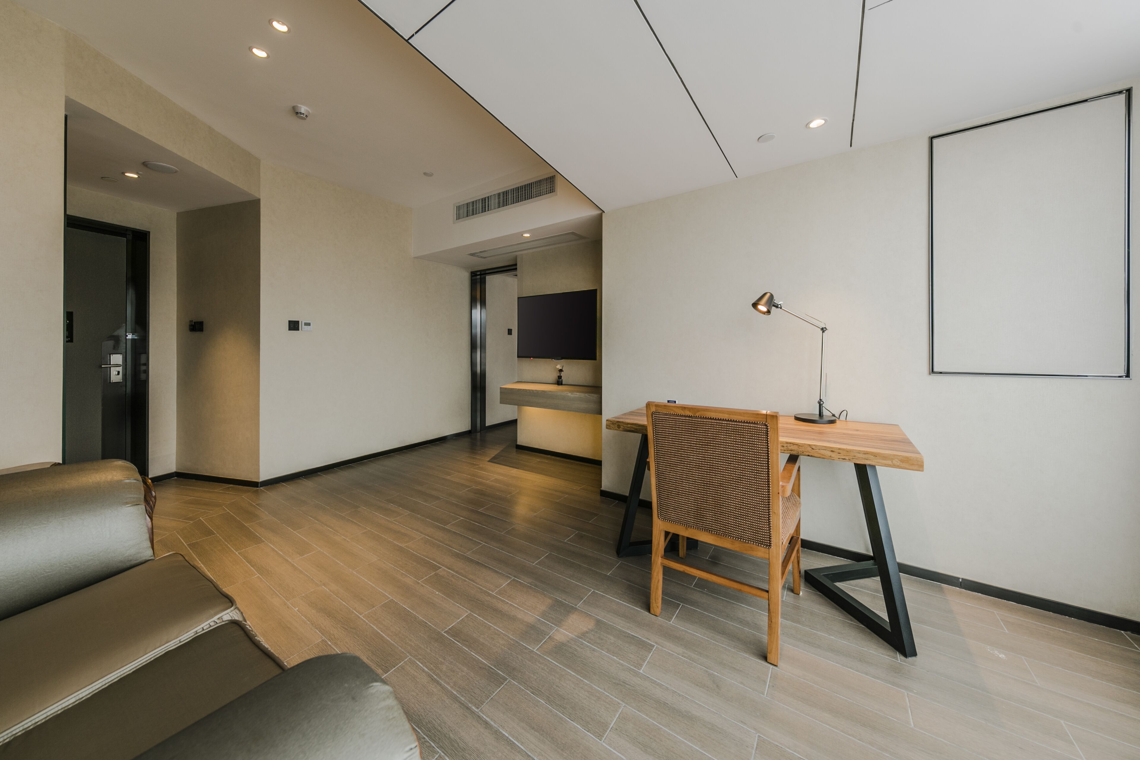 Pesht Premier Hotel