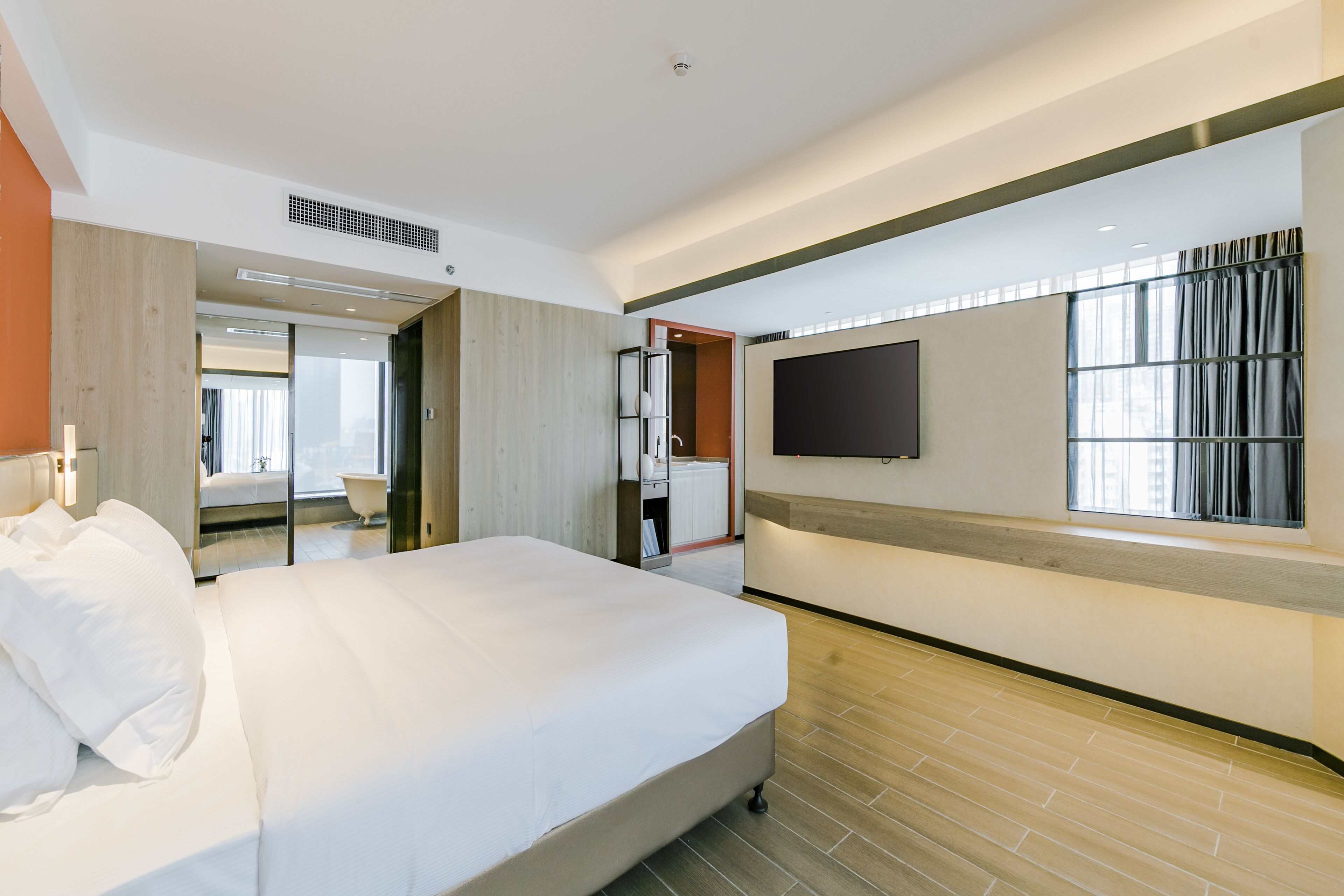 Pesht Premier Hotel