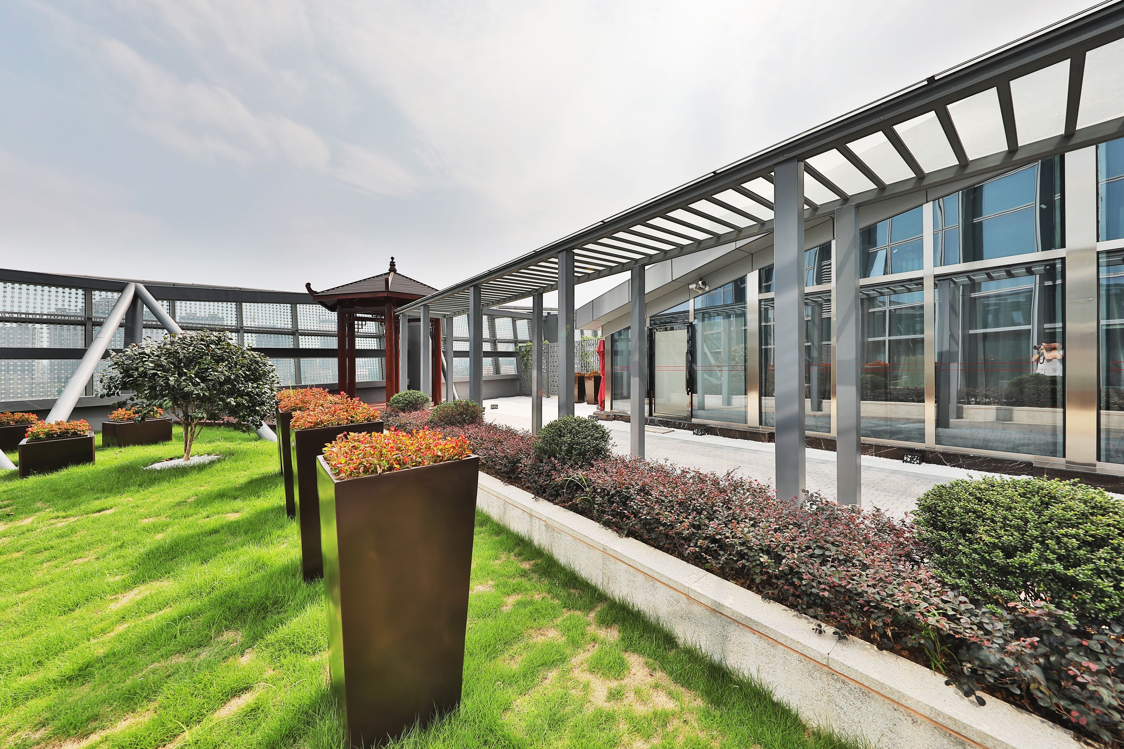 Pesht Premier Hotel