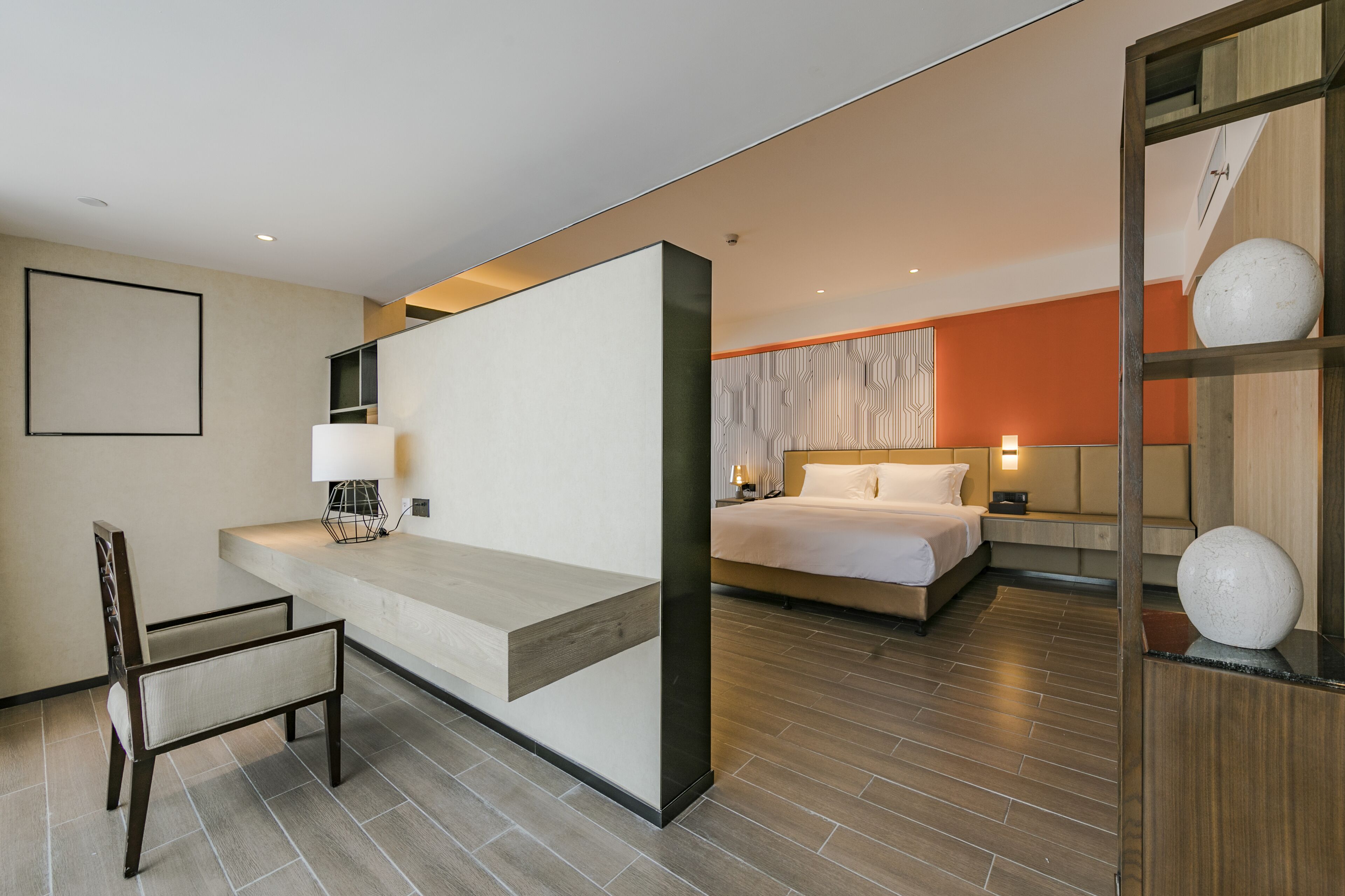 Pesht Premier Hotel