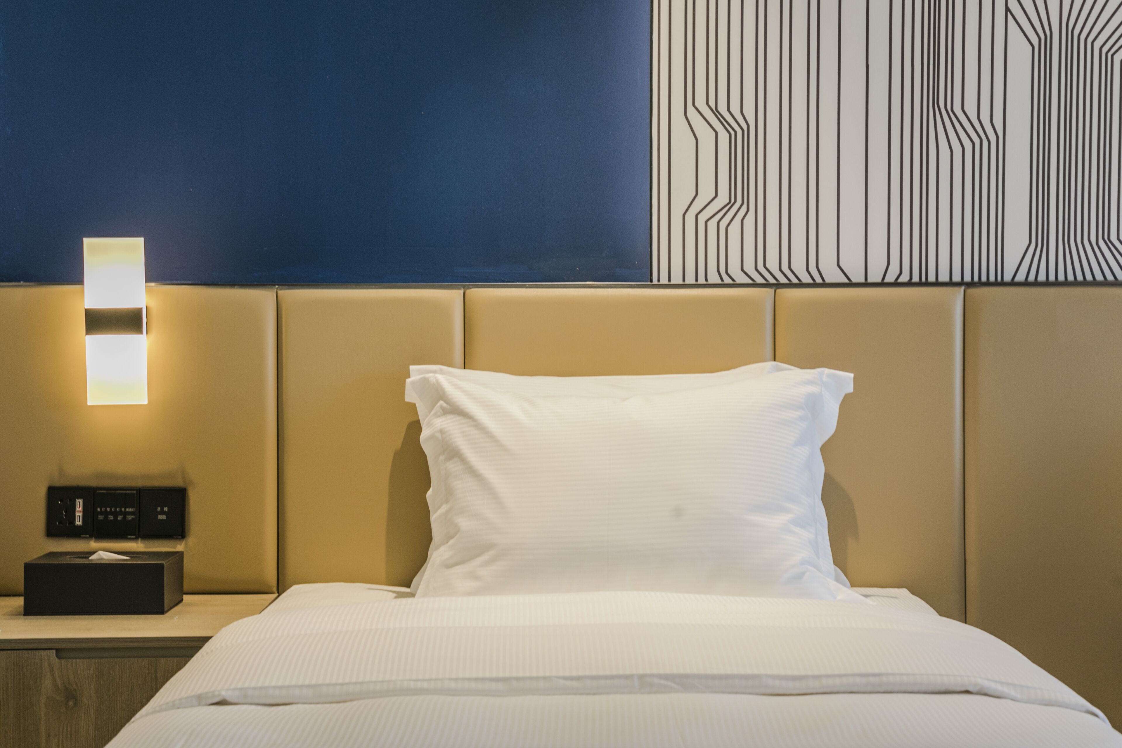Pesht Premier Hotel