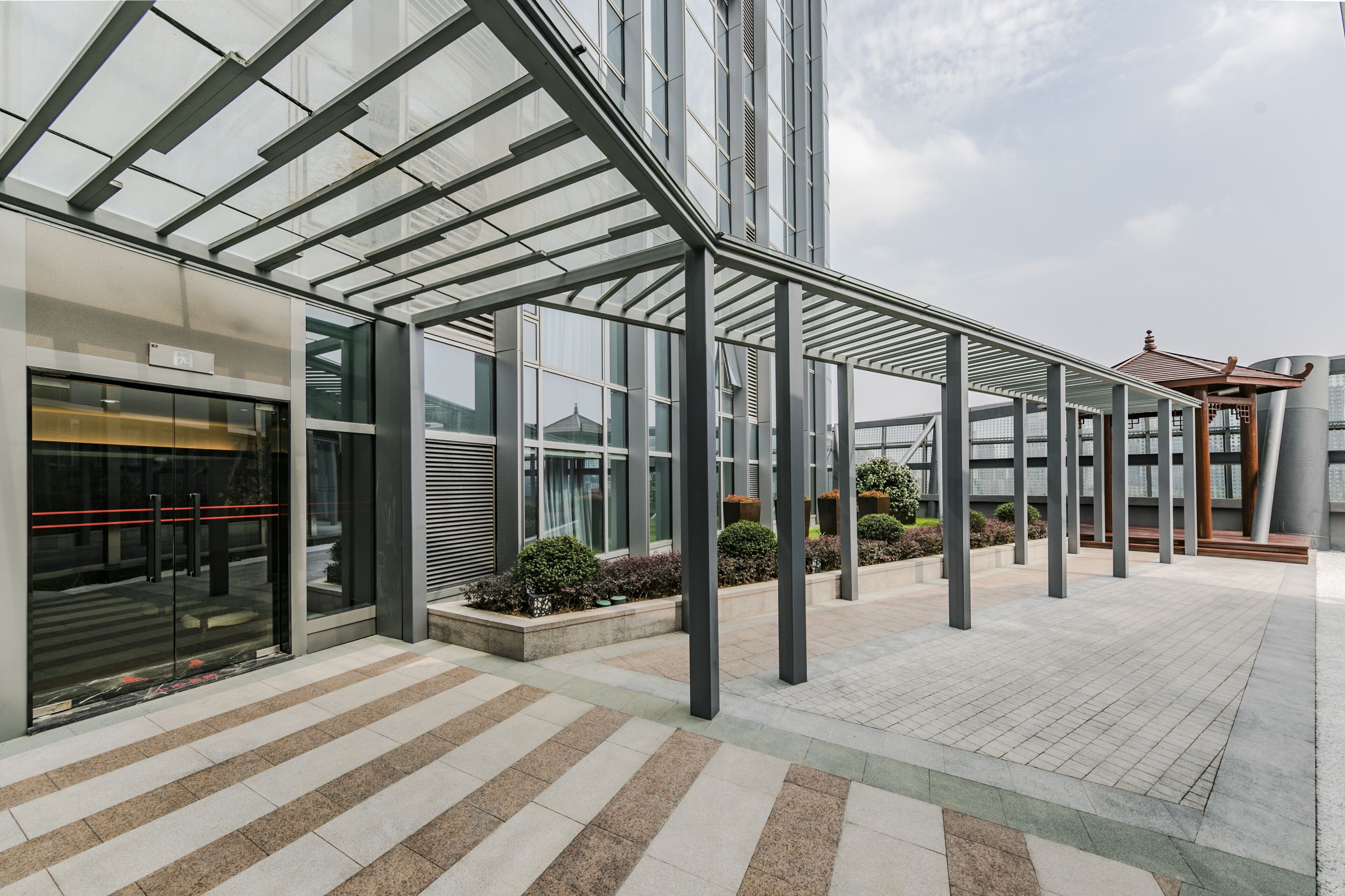 Pesht Premier Hotel