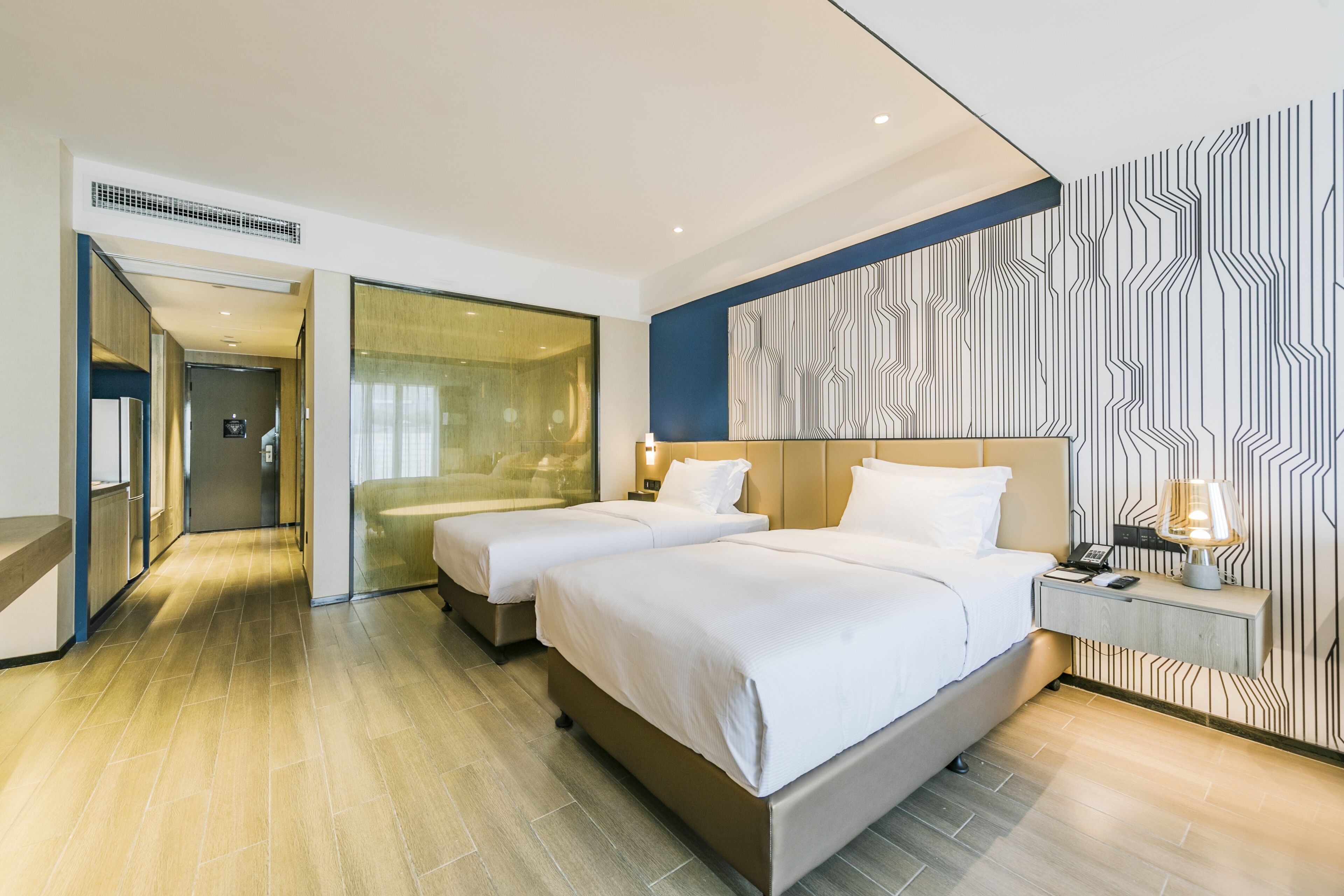 Pesht Premier Hotel