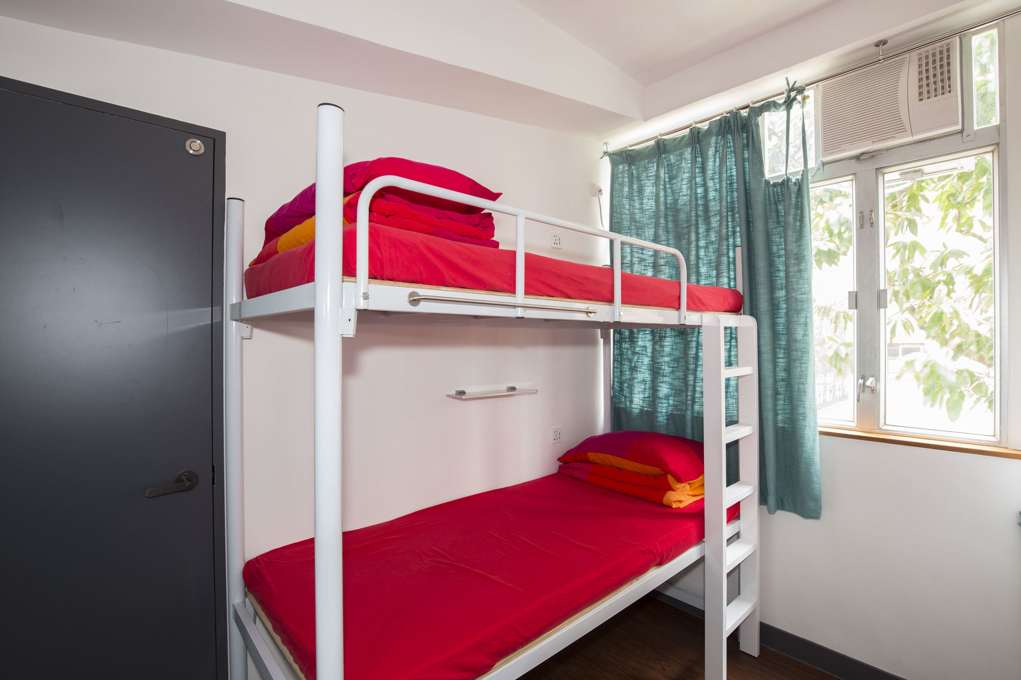 Check Inn HK - Hostel