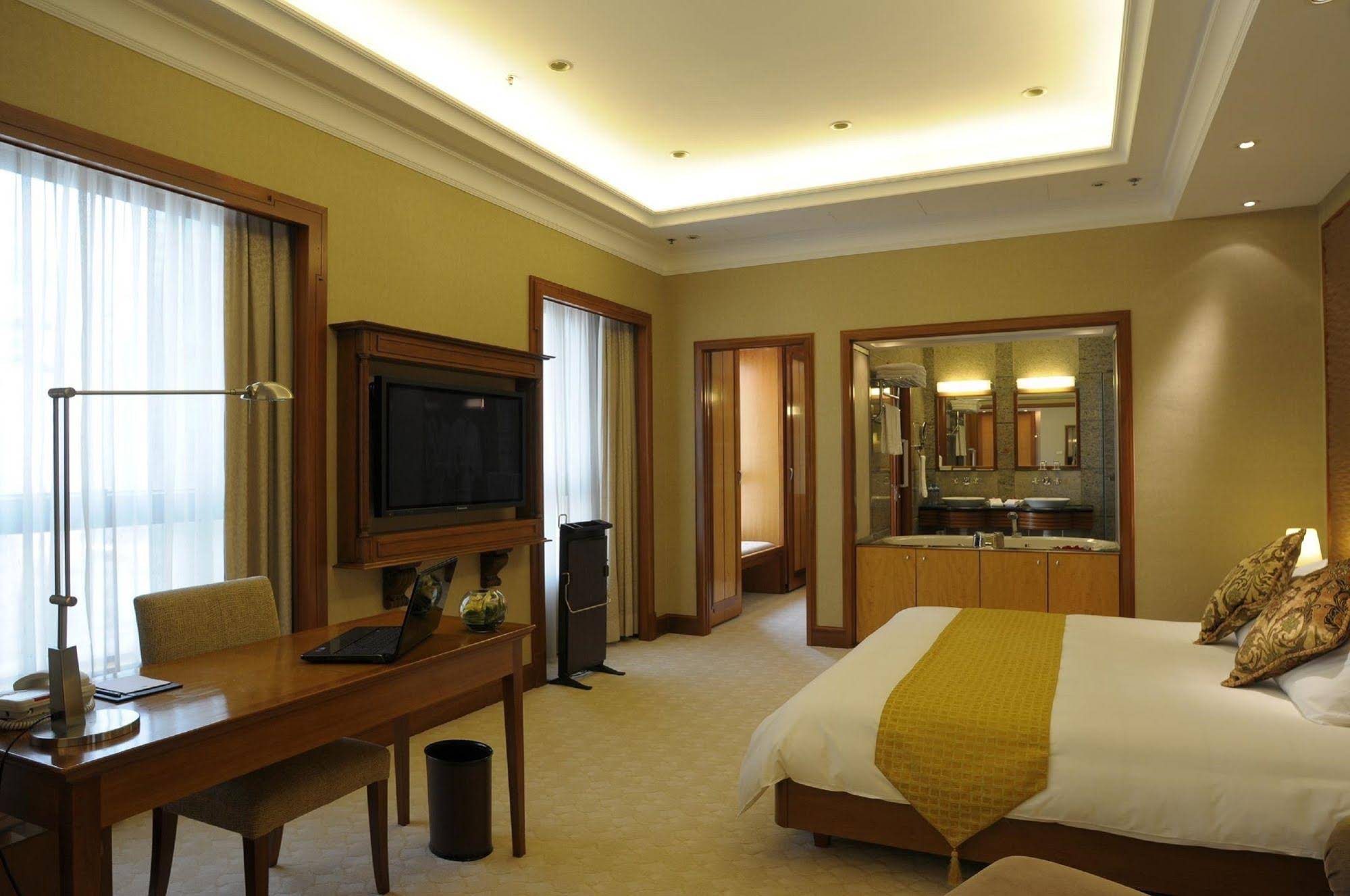 The Emperor Happy Valley