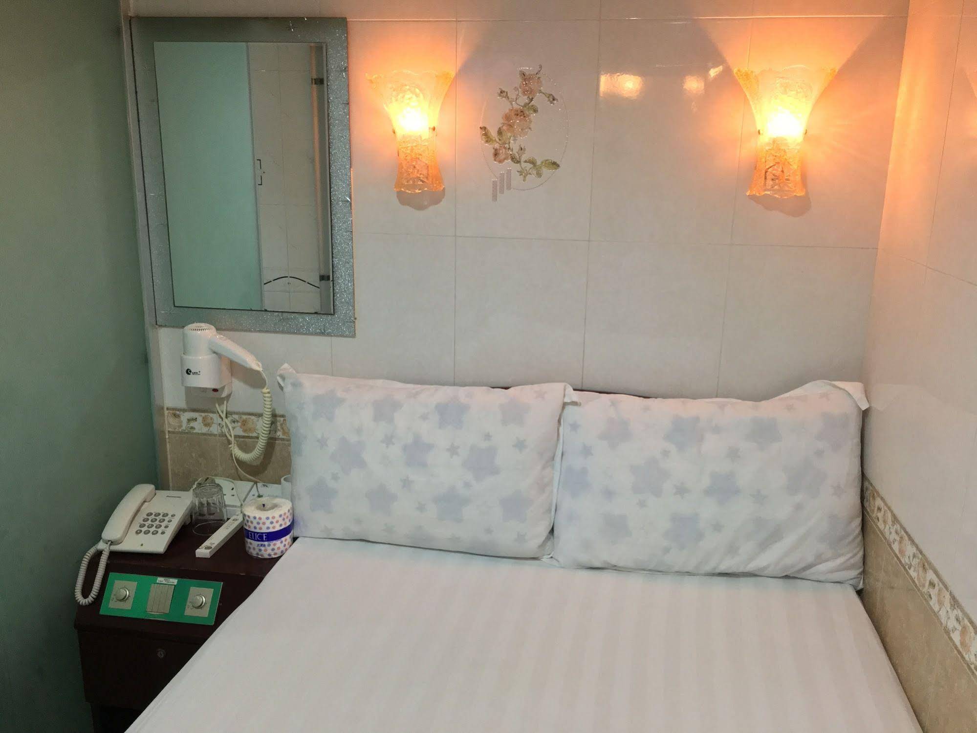 Everest Hostel