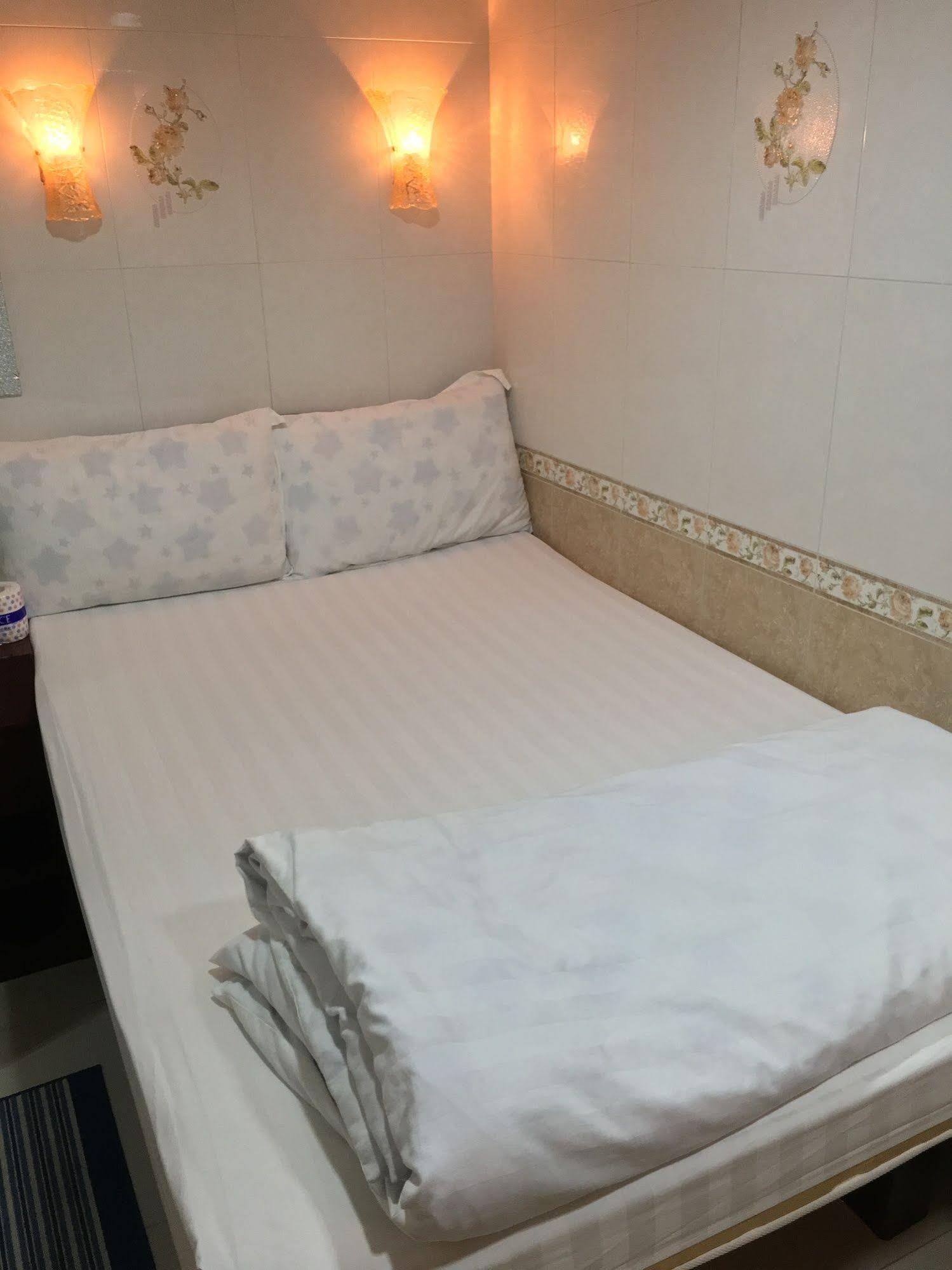 Everest Hostel