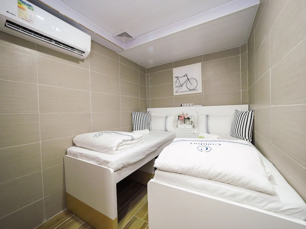 Happy Bee Hostel