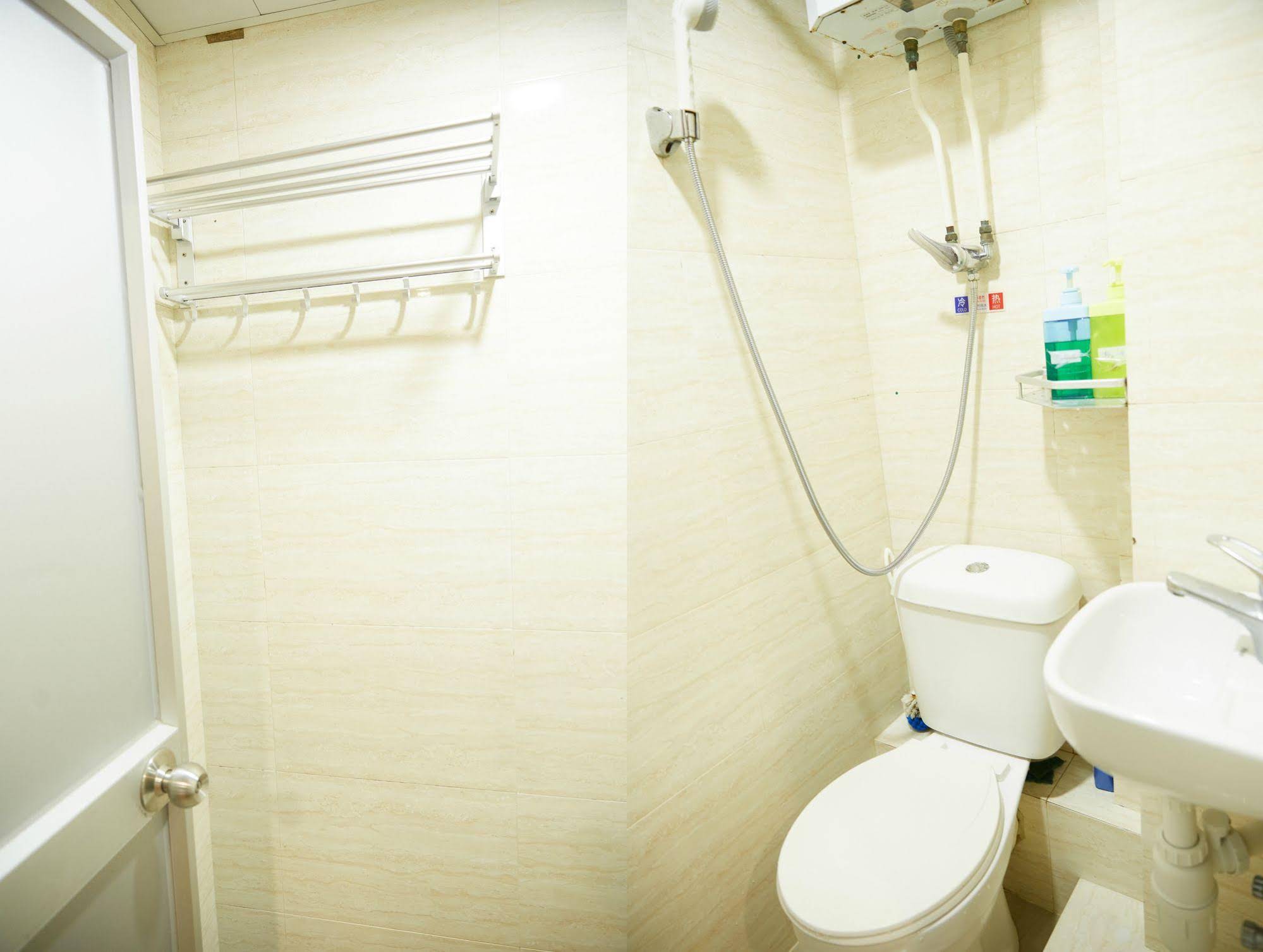 Me Easy Hostel