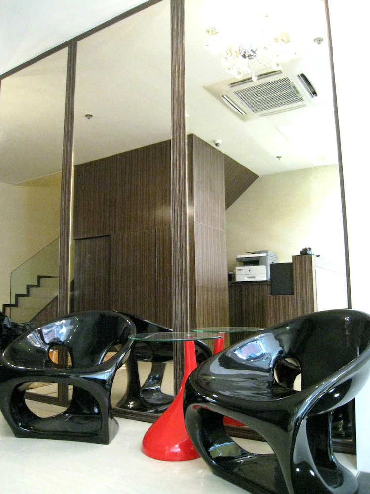 Mini 18 Hong Kong