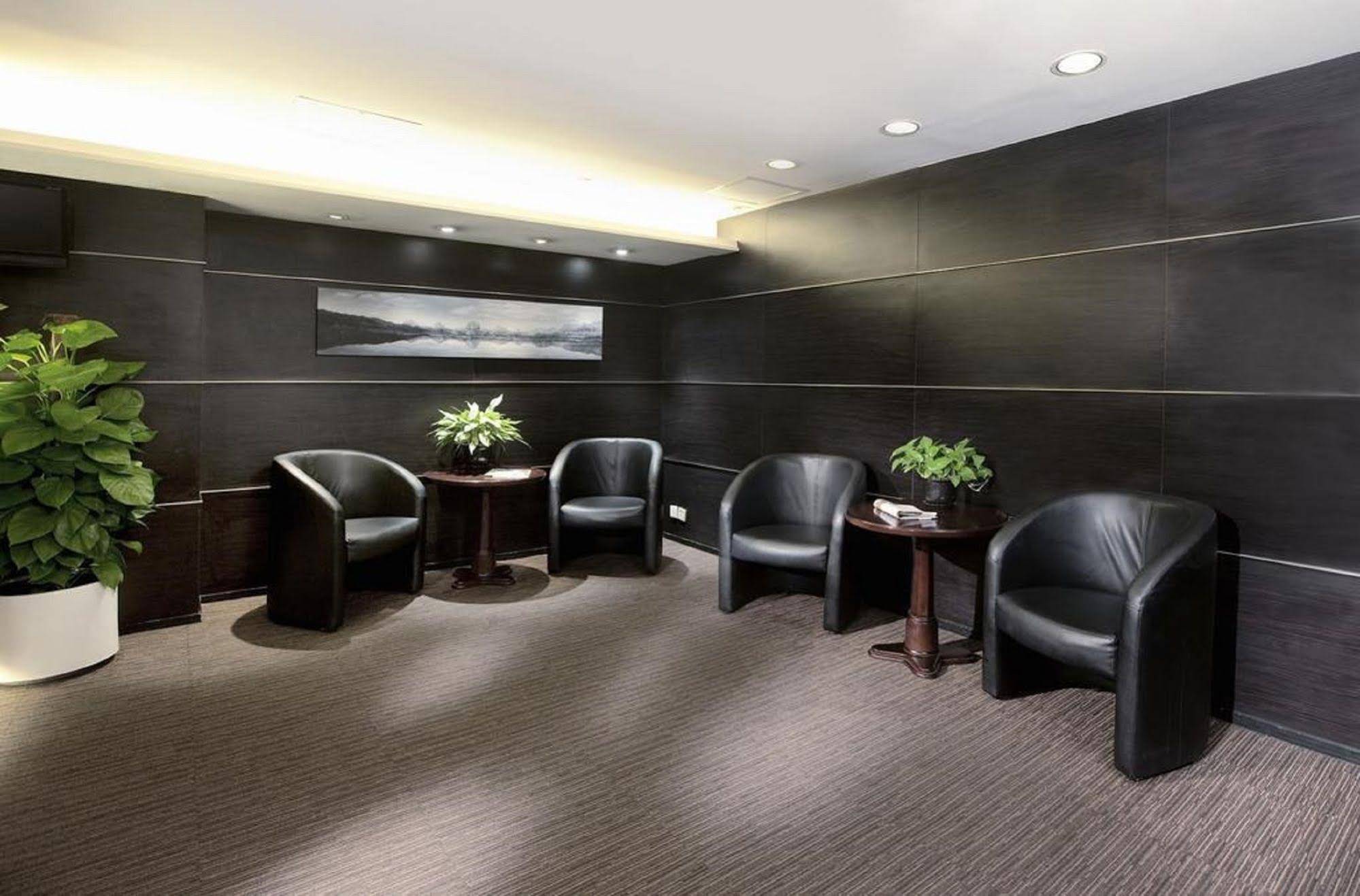 Minimal Hotel Avenue