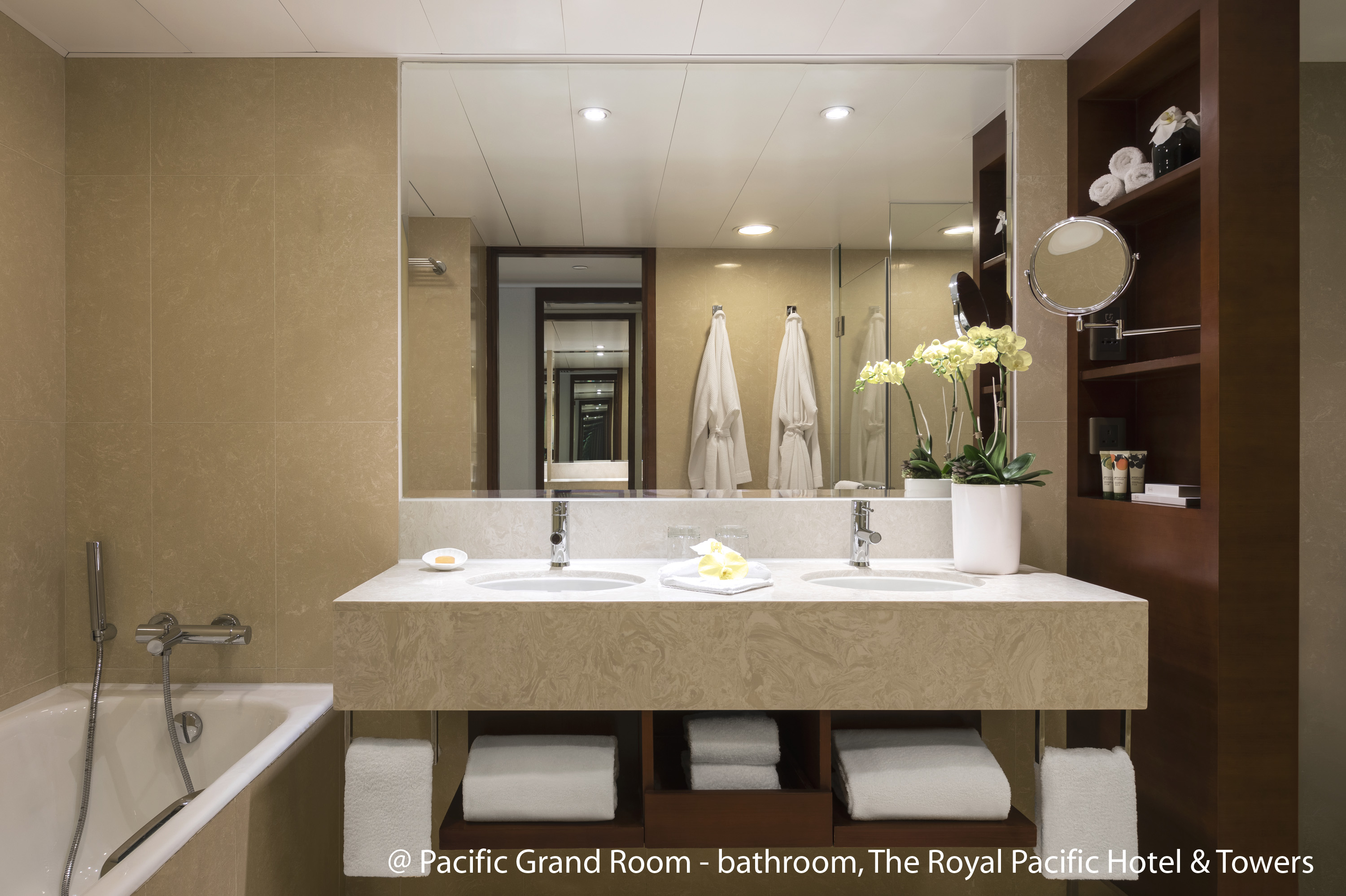 The Royal Pacific Hotel & Towers