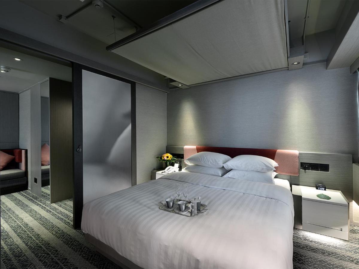 Xi Hotel