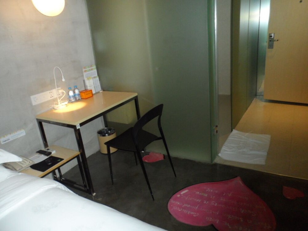 Colour Inn She Kou Branch