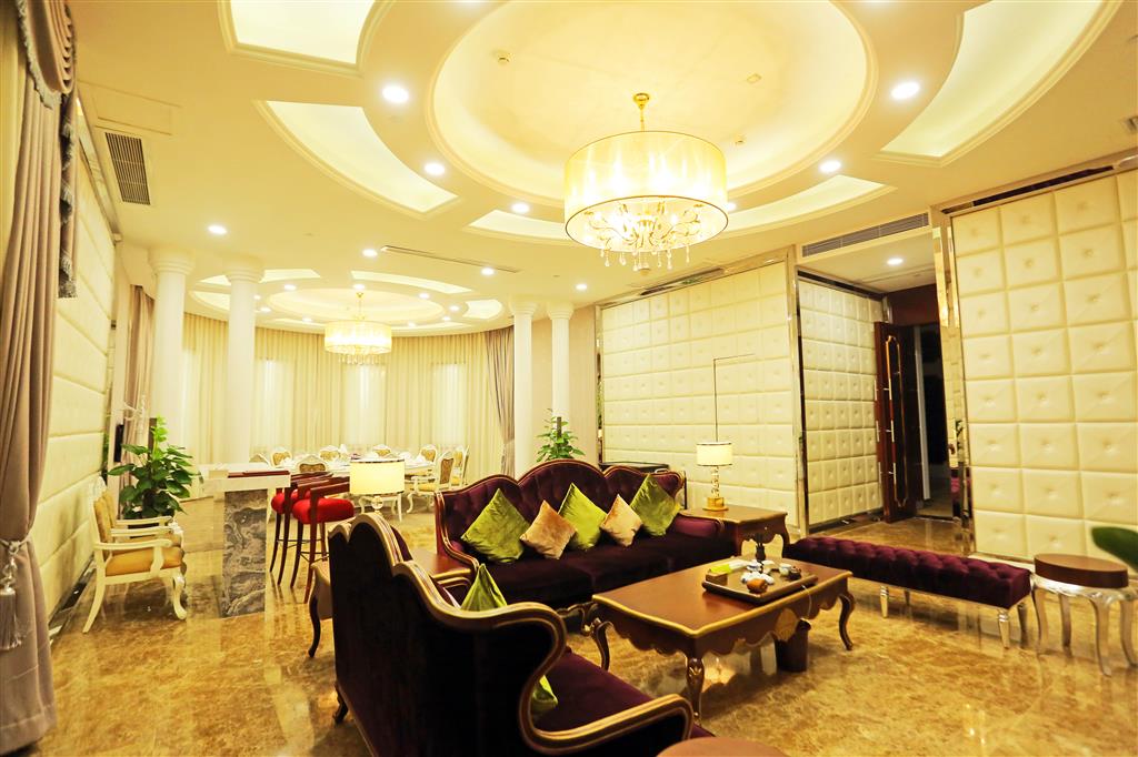 Gems Cube International Hotel