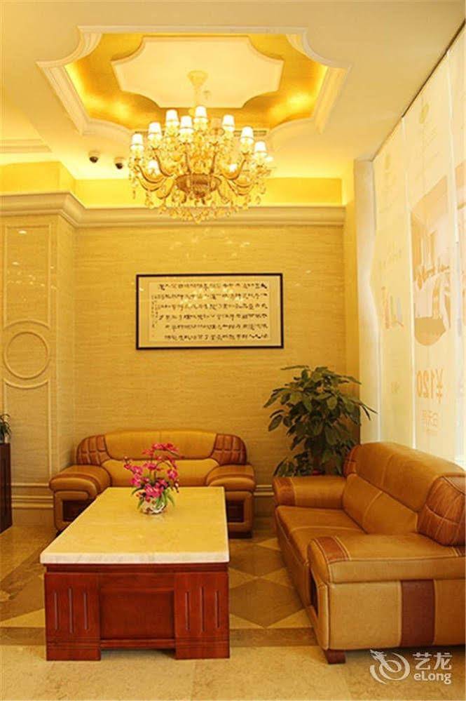 Vienna Hotel Shenzhen Fuyong Qiaotou Branch