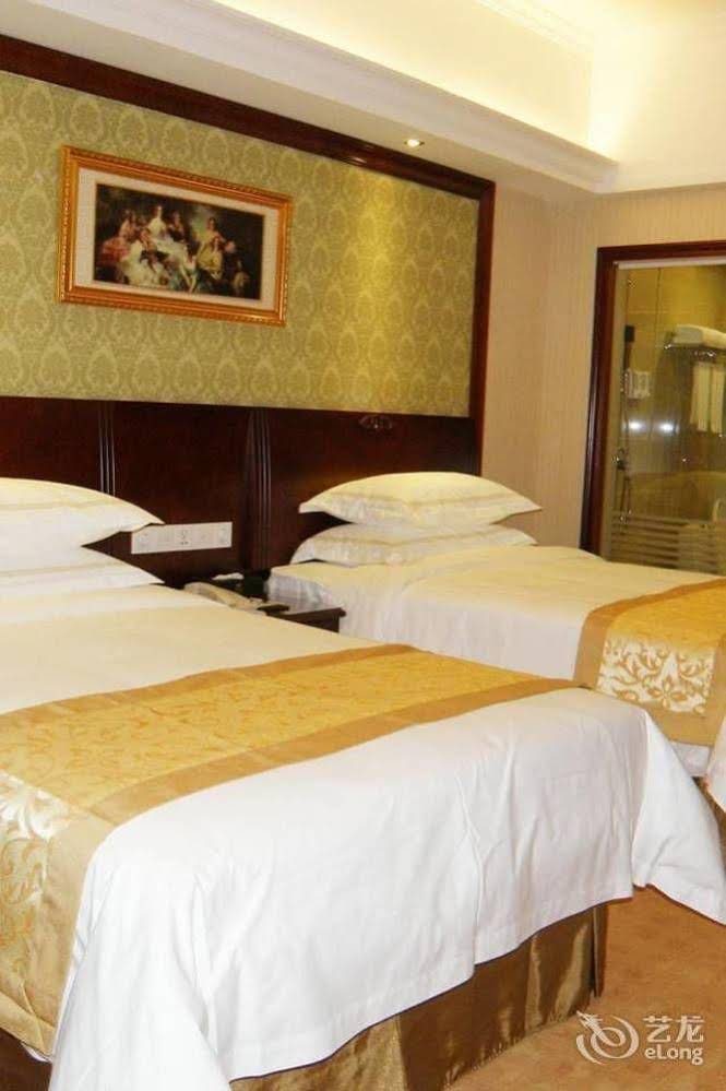 Vienna Hotel Shenzhen Fuyong Qiaotou Branch