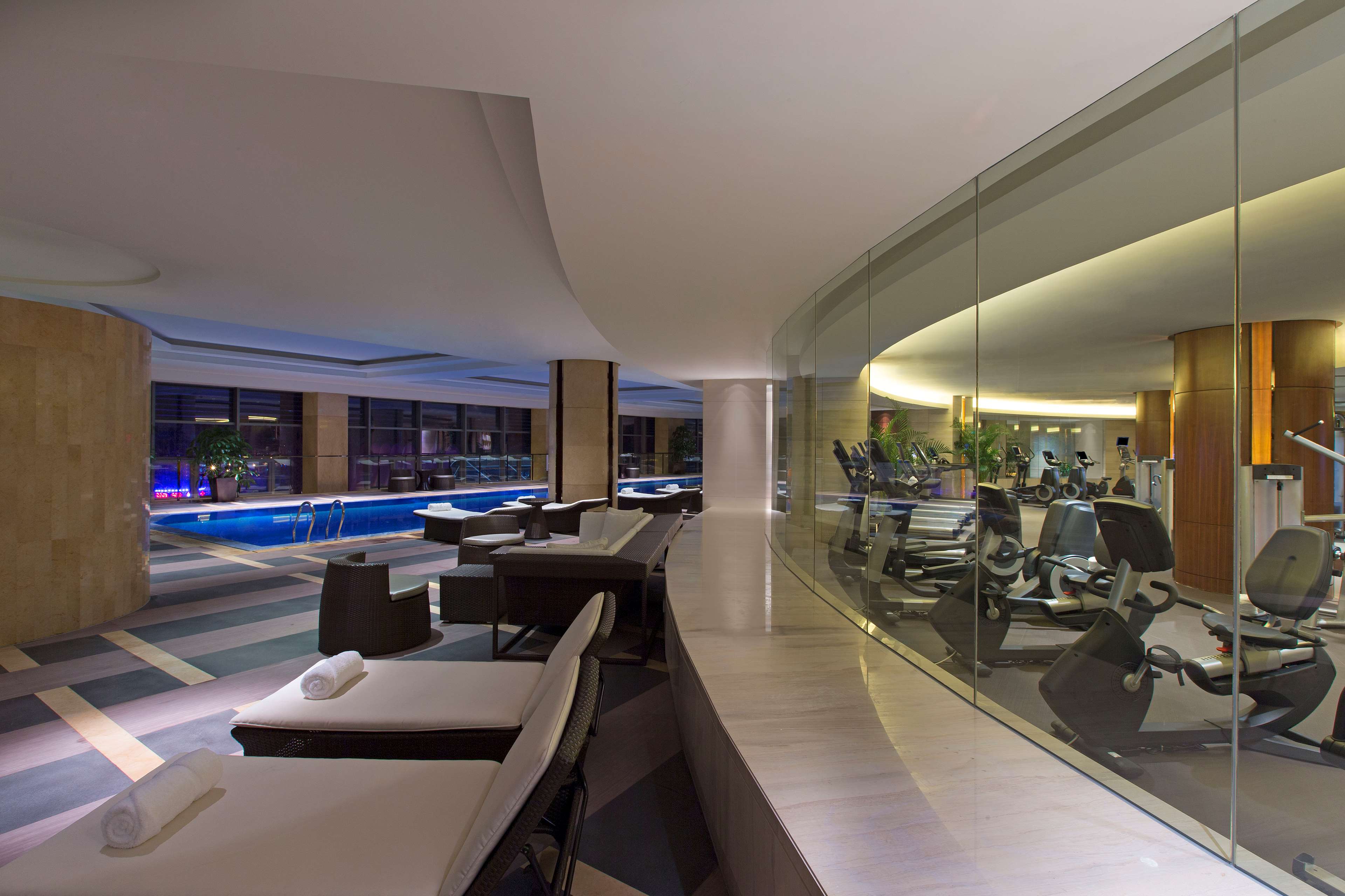 UrbanLiving Liborio