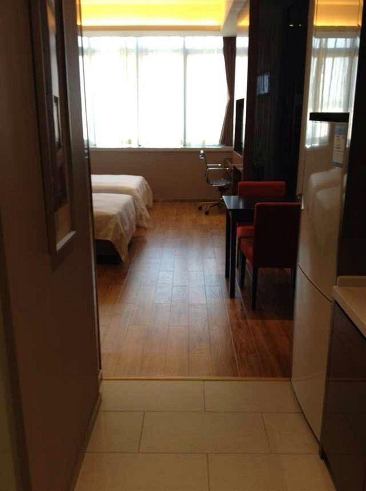 Yuzhou Camleon Hotel