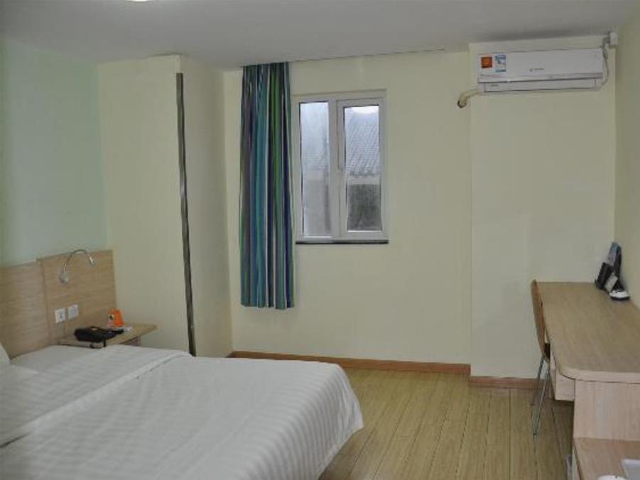 7Days Inn Zhuhai Gongbei Wal Mart Branch