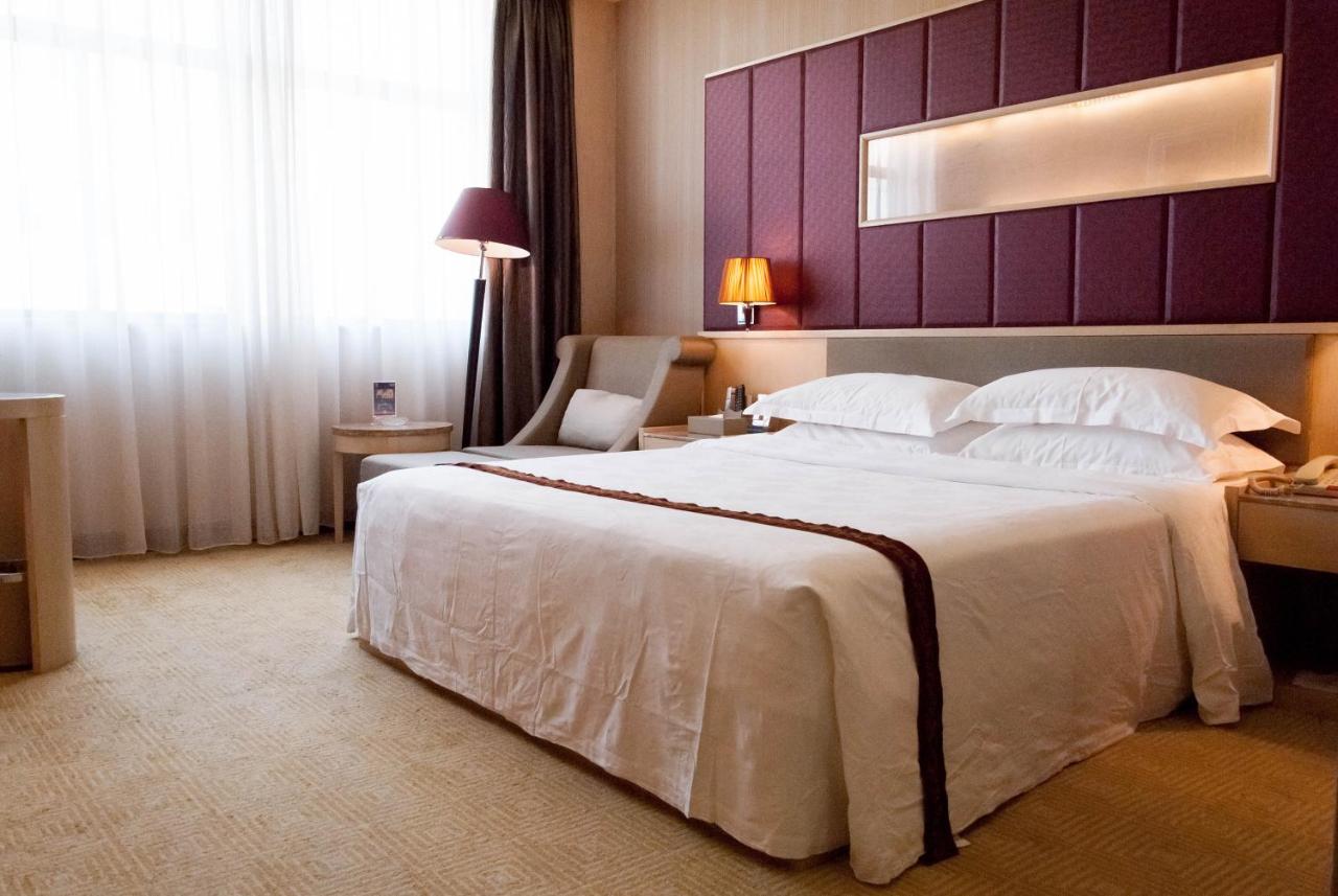 Paragon Holiday Hotel