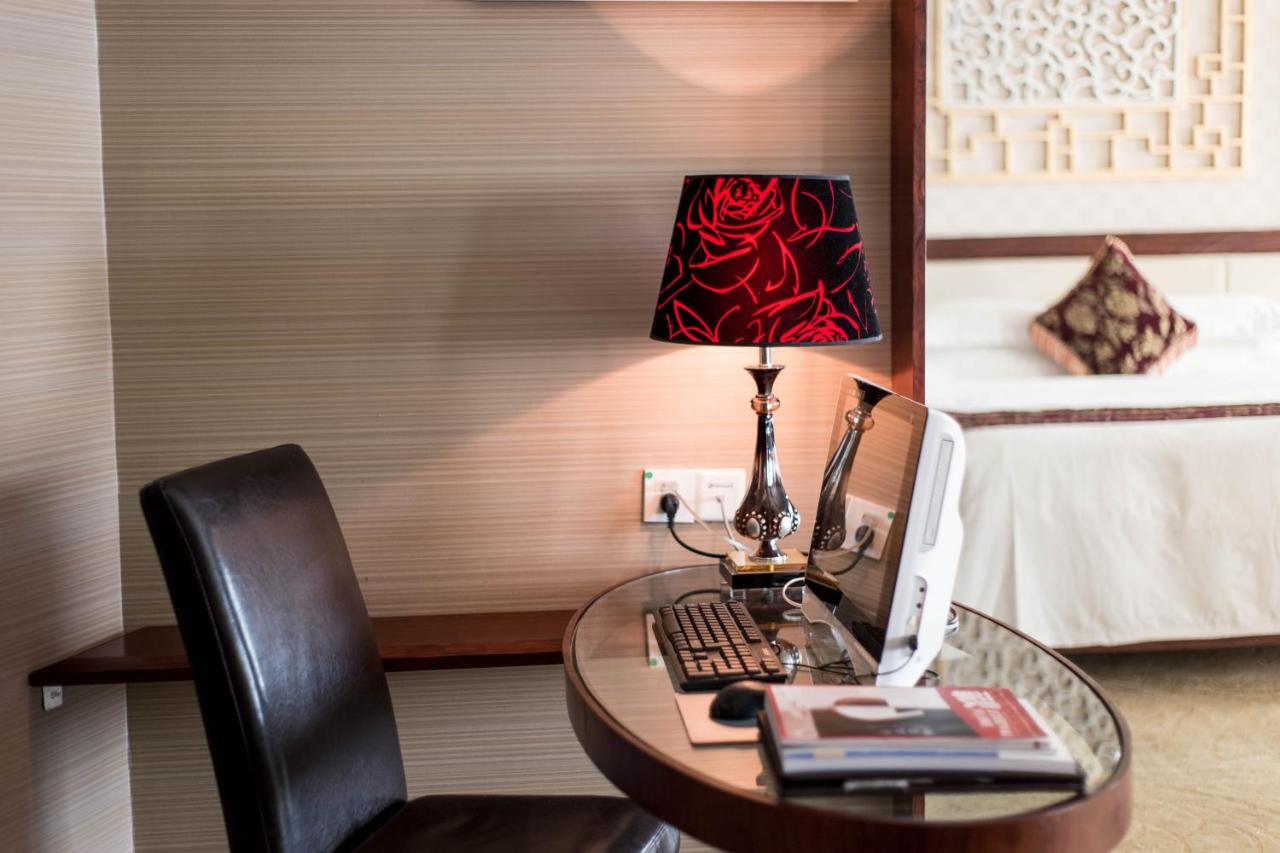 Paragon Holiday Hotel