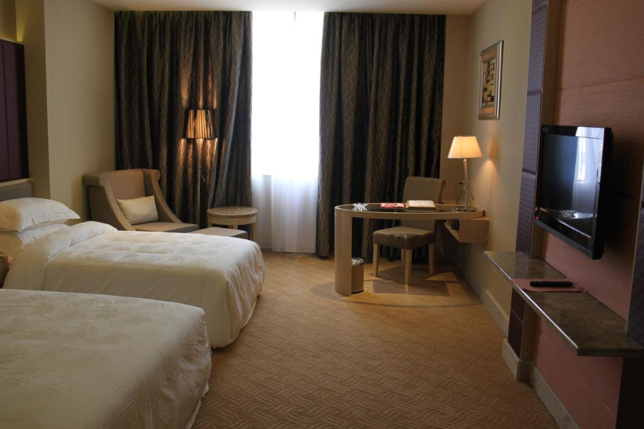 Paragon Holiday Hotel