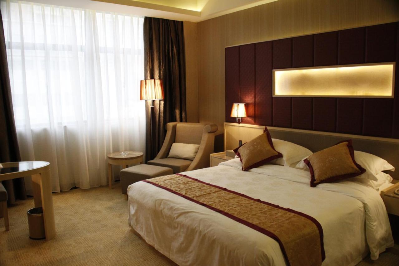 Paragon Holiday Hotel