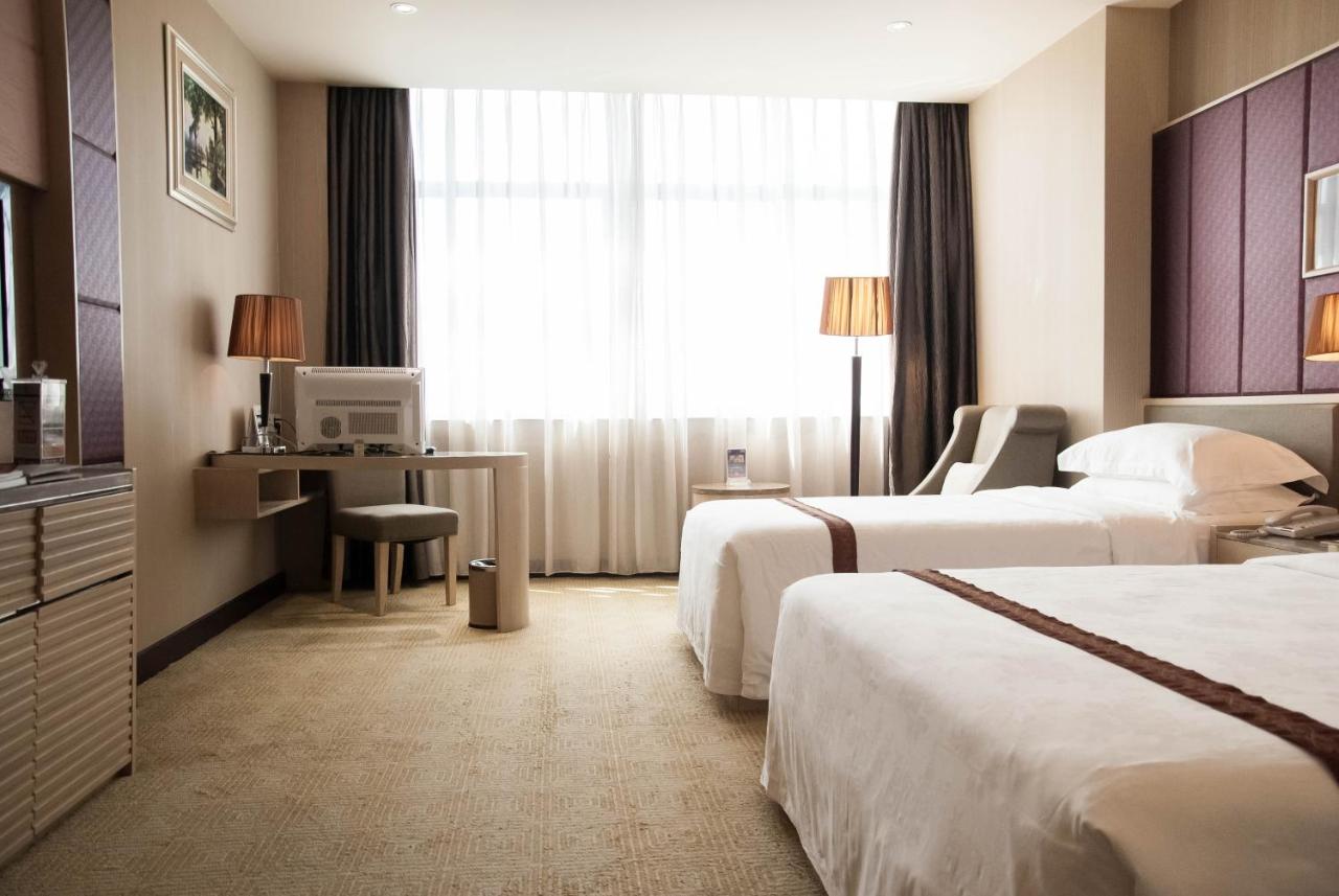 Paragon Holiday Hotel