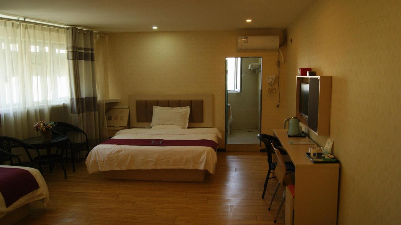 PAI Hotels Urumqi South Gate Xinhua Bookstore